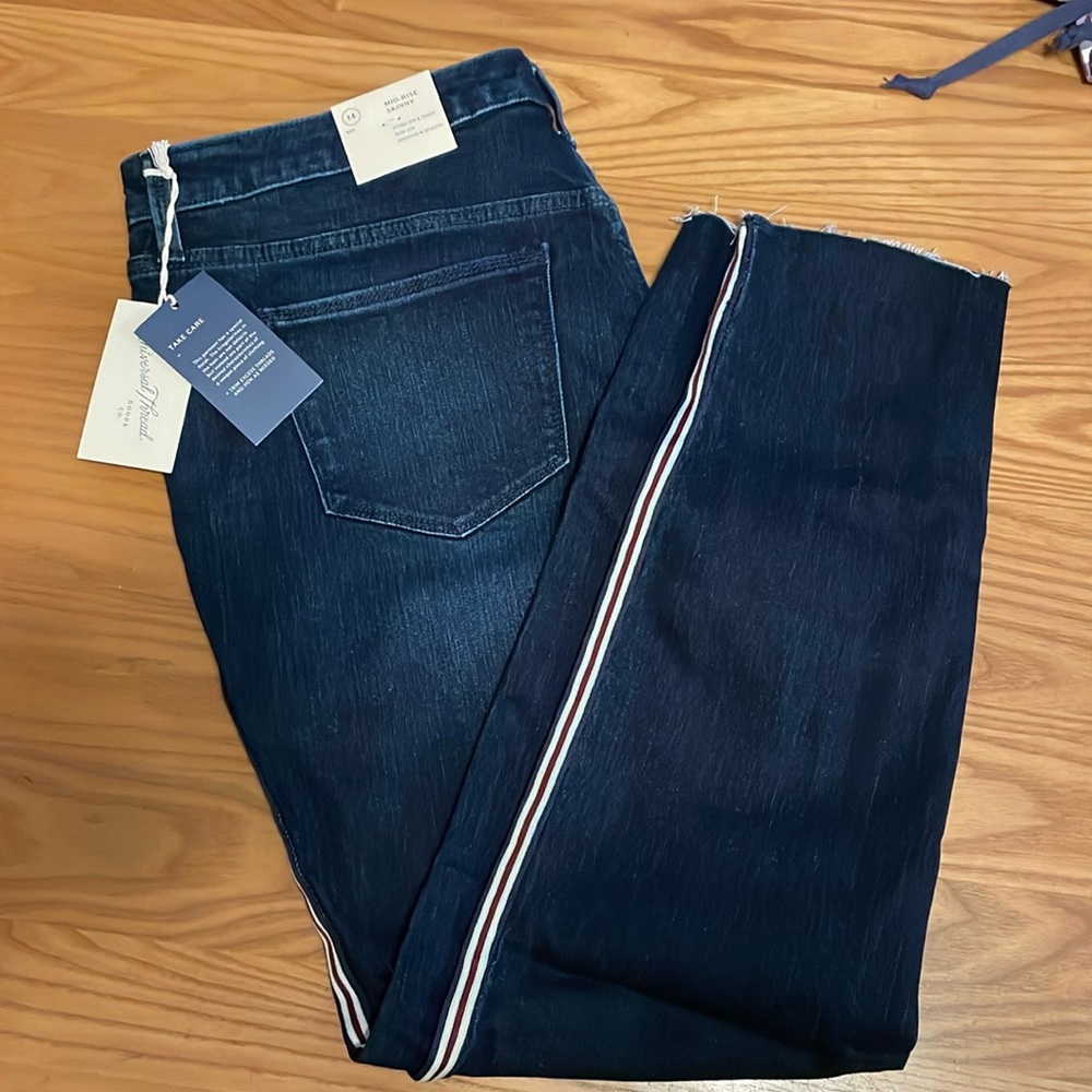 Universal Threads mid rise skinny jean -14